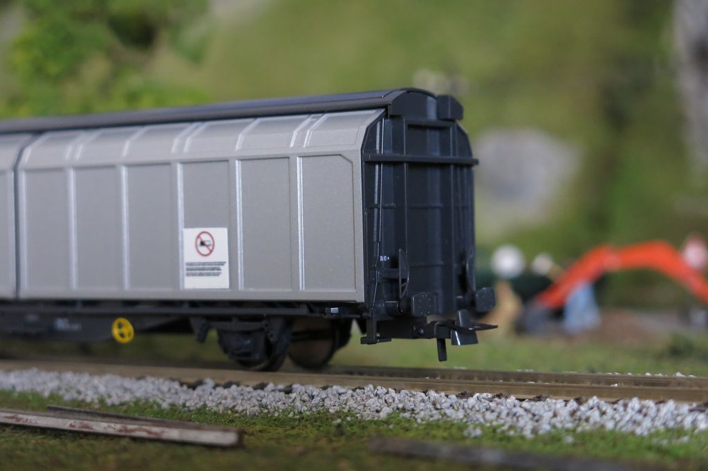 Roco 66444 Hbbillns SBB  4.jpg