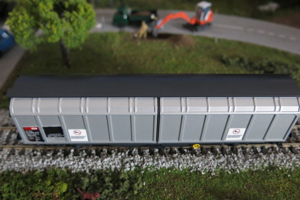 Roco 66444 Hbbillns SBB  3.jpg