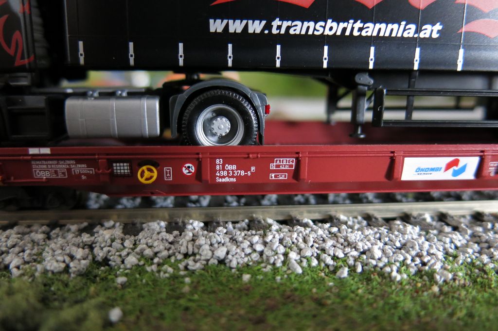 Fleishmann 527401 RoLa OBB 6.jpg