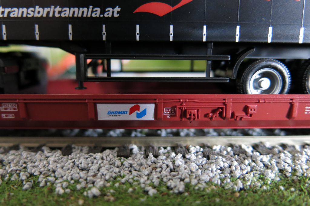 Fleishmann 527401 RoLa OBB 7.jpg