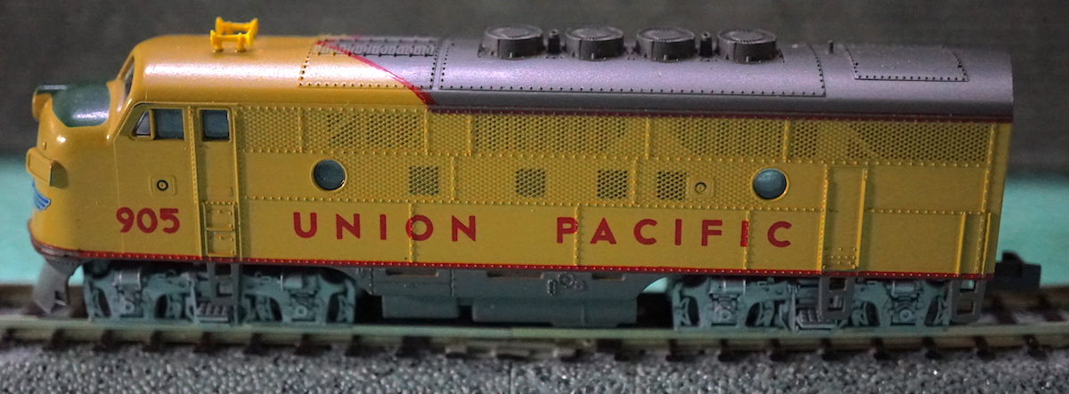 Kato EMD F3A PHASE 2 UP #905 1.JPG