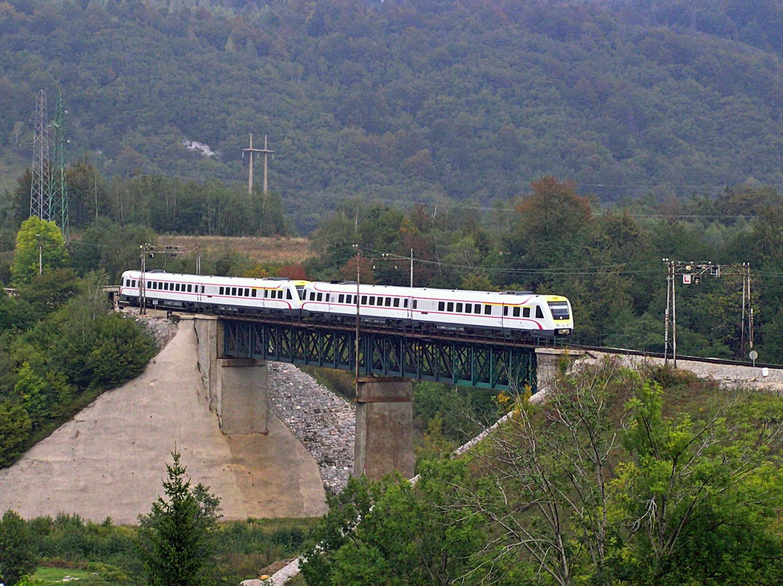 7 123 005+006+009+010,IC 502,Fužine,03.10.04.AS.JPG