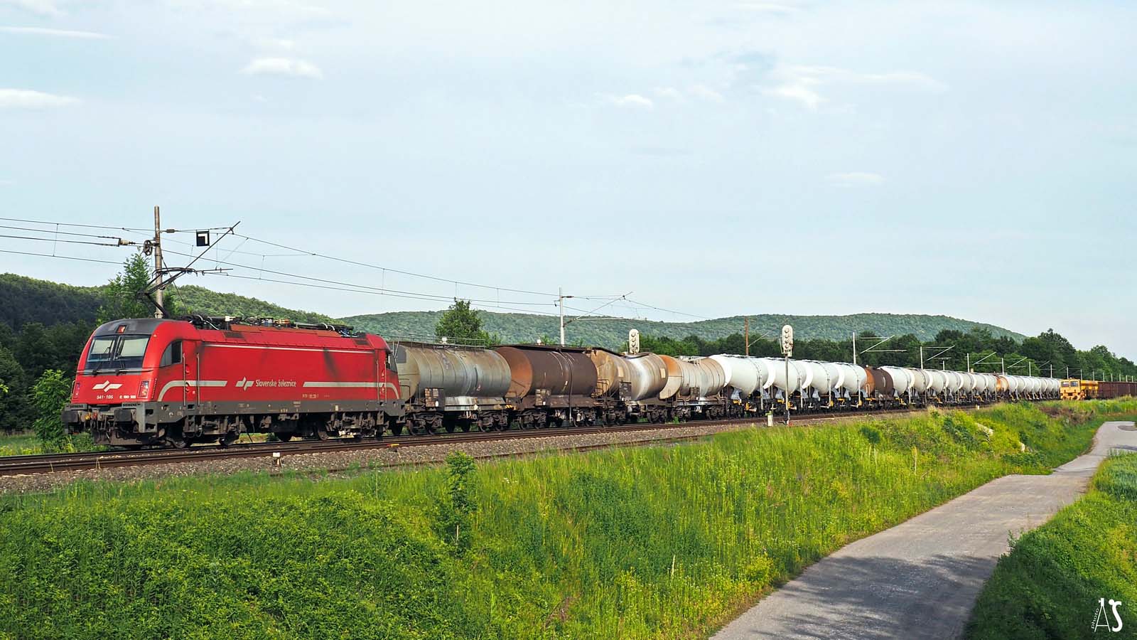 SŽ 541 105,Ogulin,04.06.17AS_01.jpg