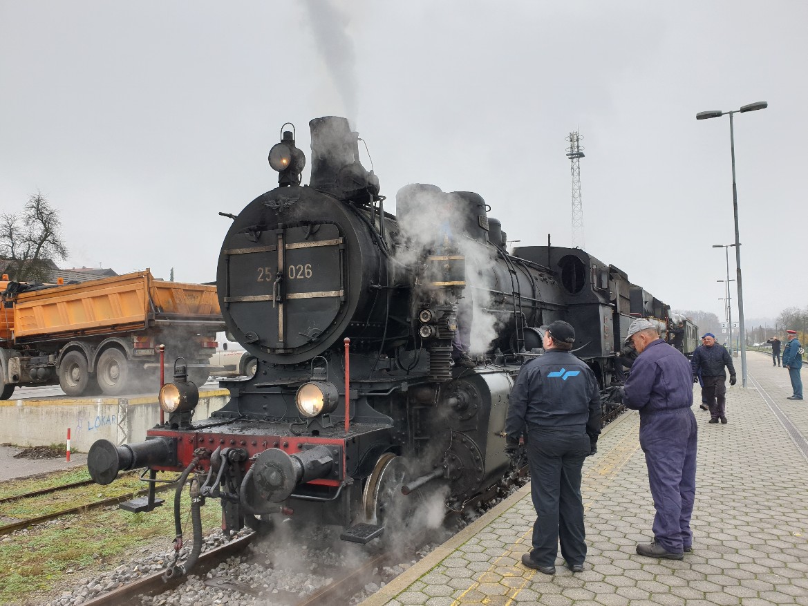 20191126_102737_copy_1169x877.jpg